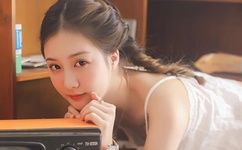 夏季短袖看见女同学乳突qq